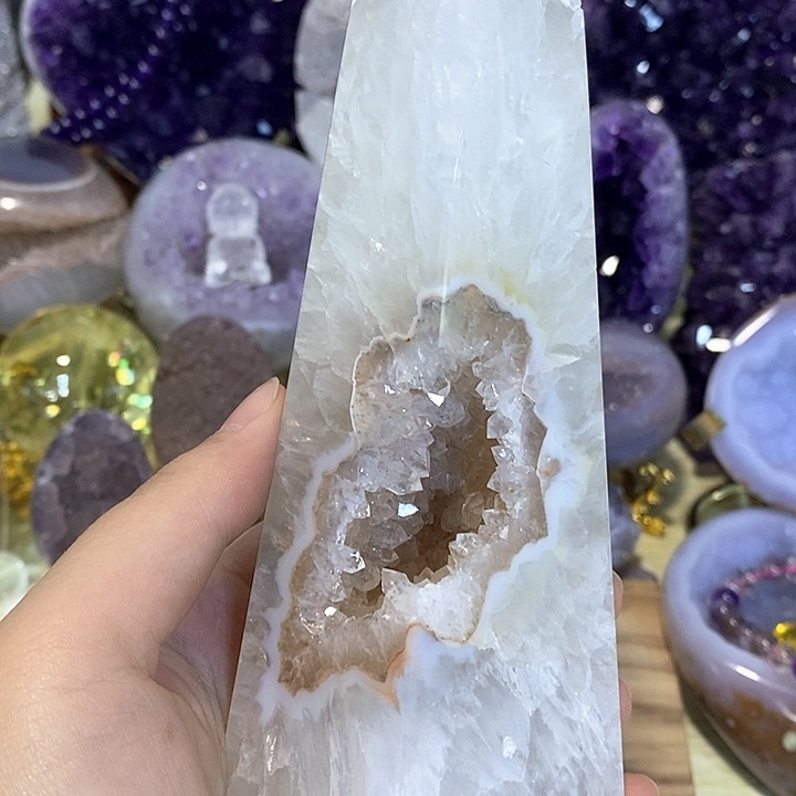 未镶嵌水晶大型摆件（非配饰）