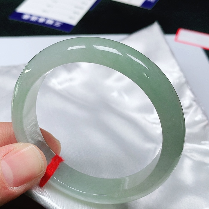 翡翠手镯（圆镯）未镶嵌翡翠手镯未镶嵌