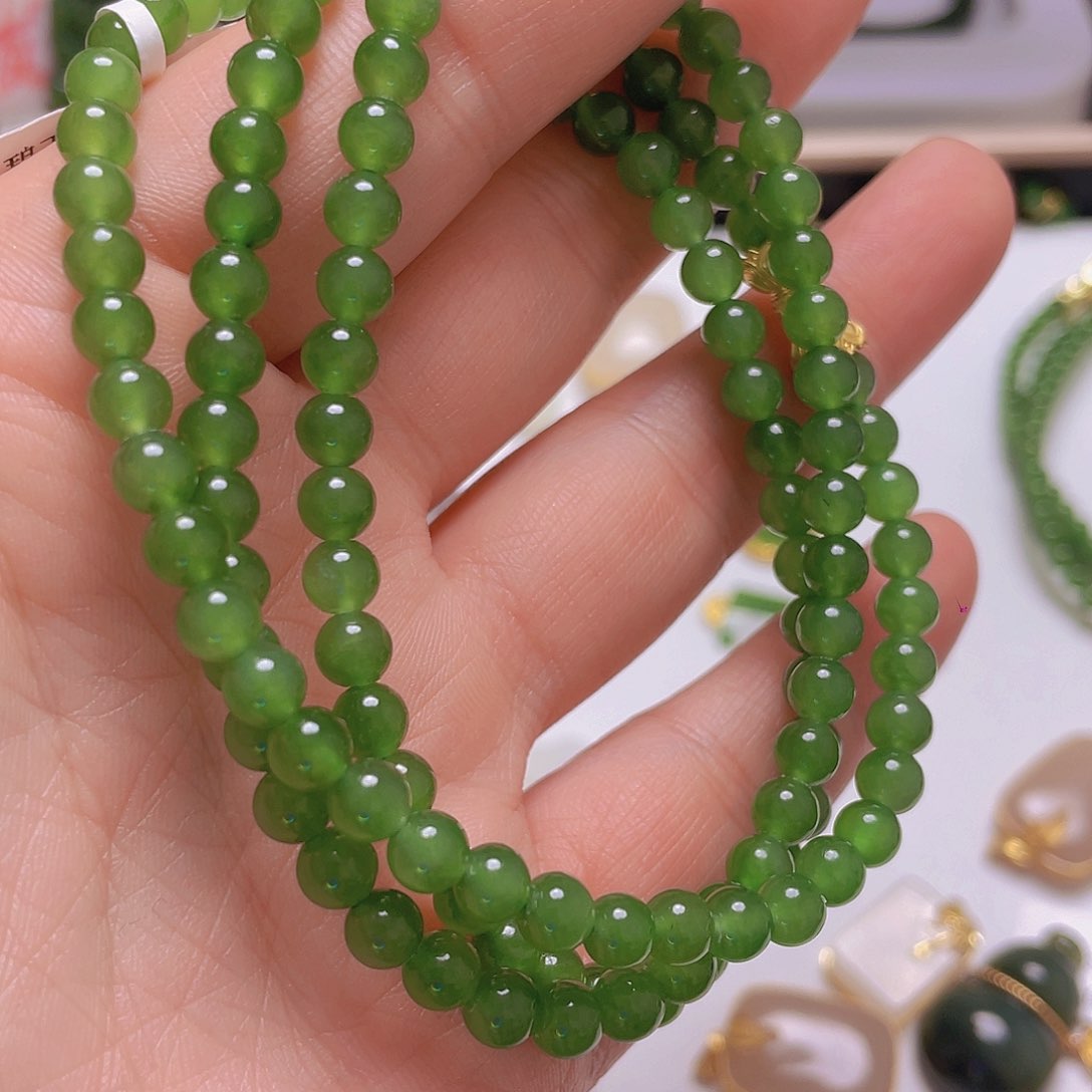 和田玉颈饰未镶嵌M****?