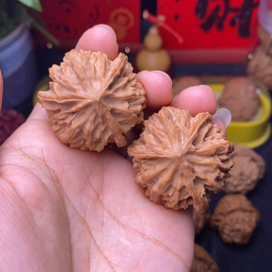 文玩核桃把件38岐山三棱正奔