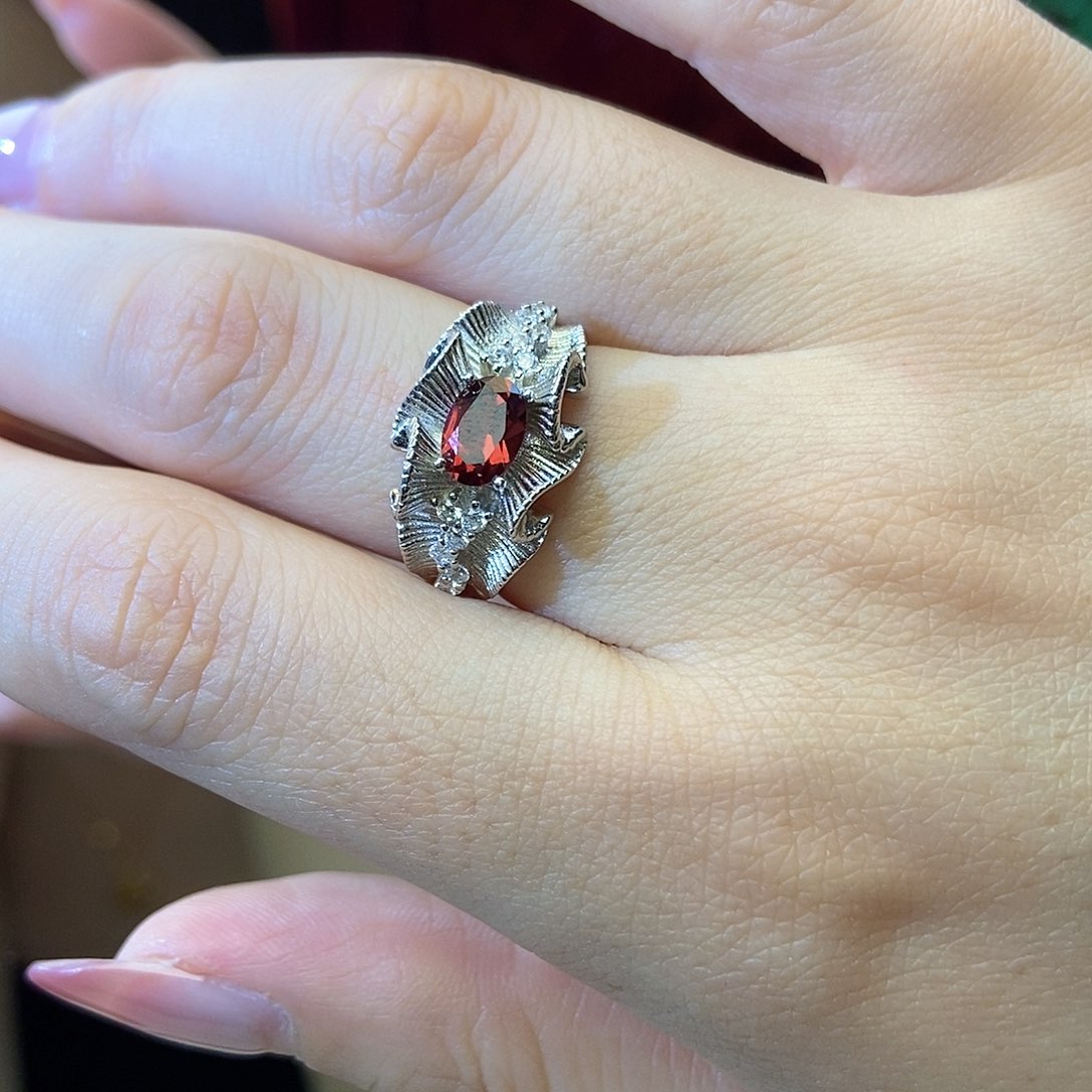 石榴石戒指，银S925镶嵌