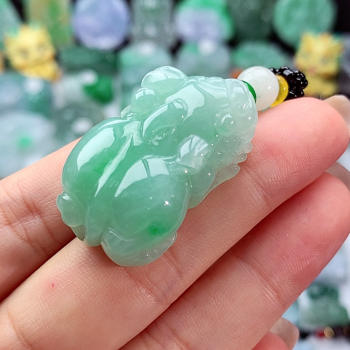 翡翠颈饰未镶嵌翡翠