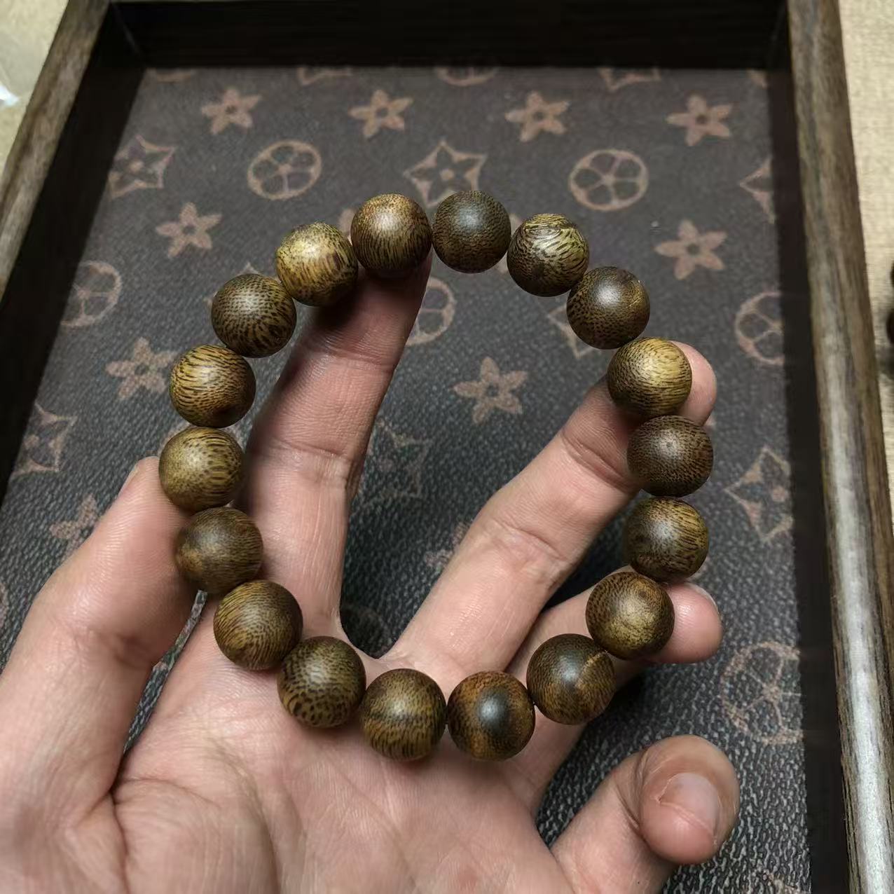 沉香沉香乌身圆叶1.2手串 10g＋