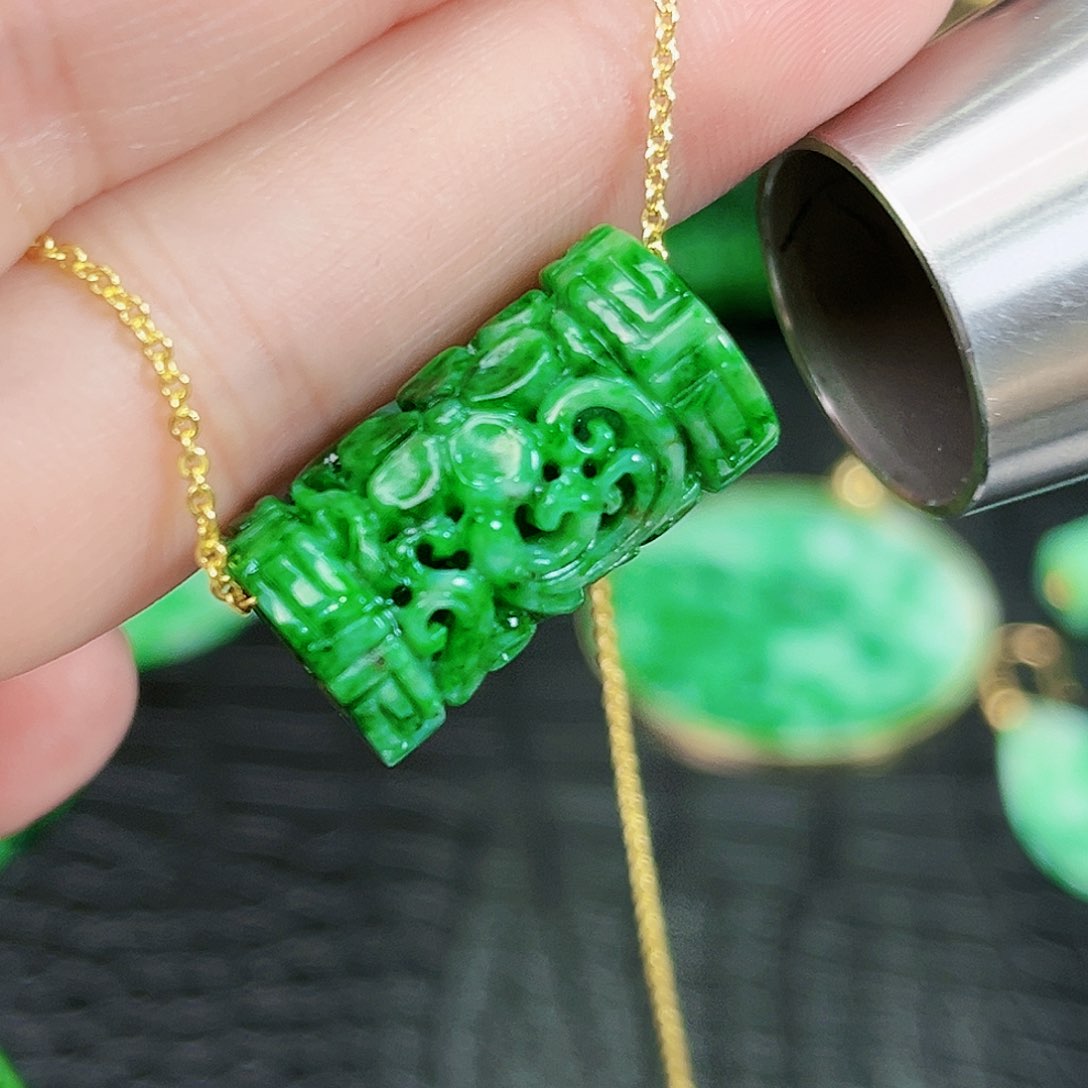 翡翠颈饰未镶嵌吊坠