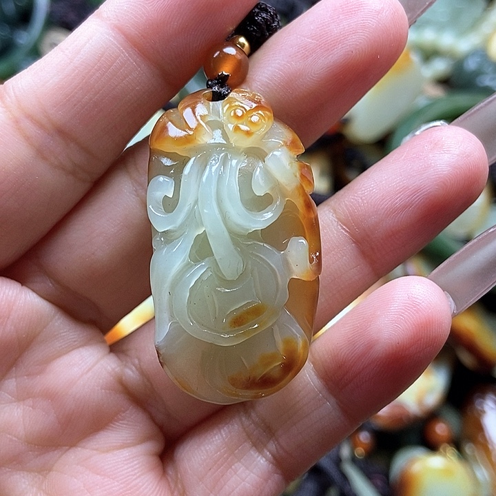 和田玉颈饰未镶嵌