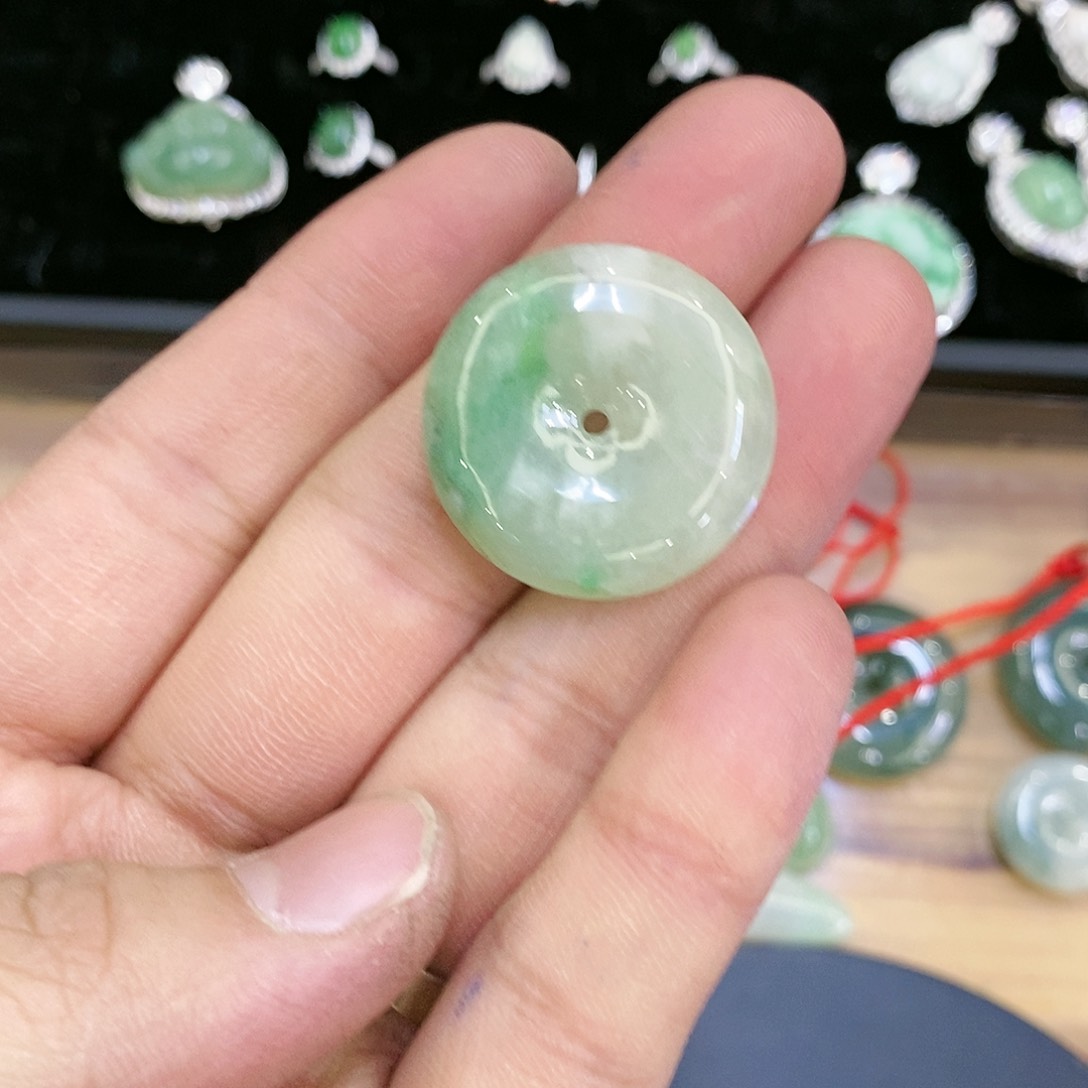 翡翠手镯未镶嵌天然缅甸翡翠吊坠