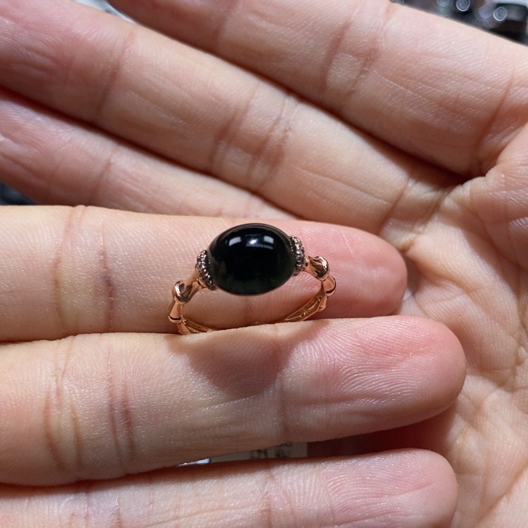 18K金镶嵌戒指翡翠墨翠