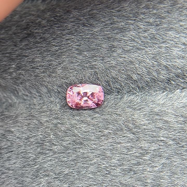 尖晶石裸石未镶嵌