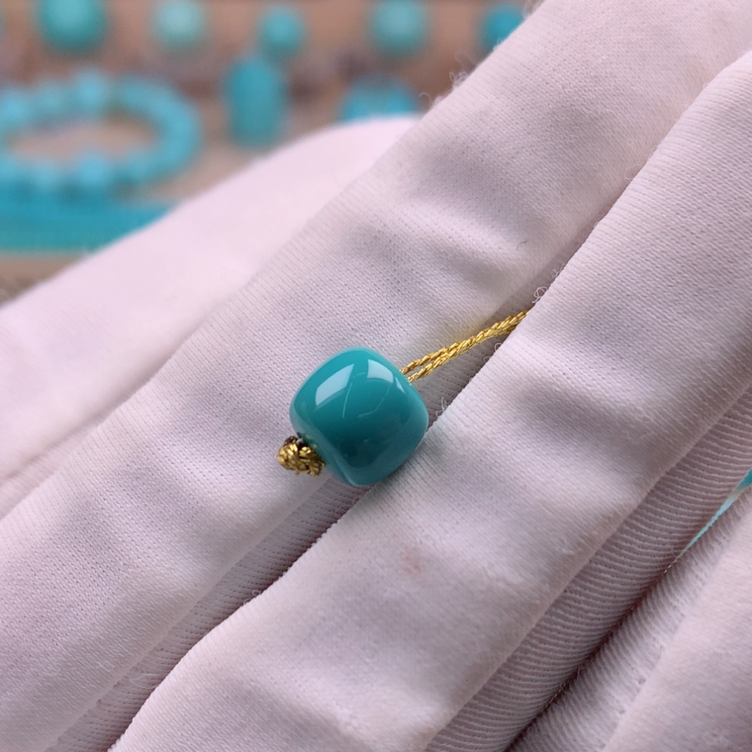 绿松石未镶嵌珠宝奇石直径7.7*6.6mm