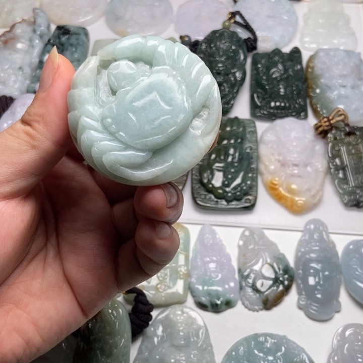 翡翠未镶嵌颈饰螃蟹39