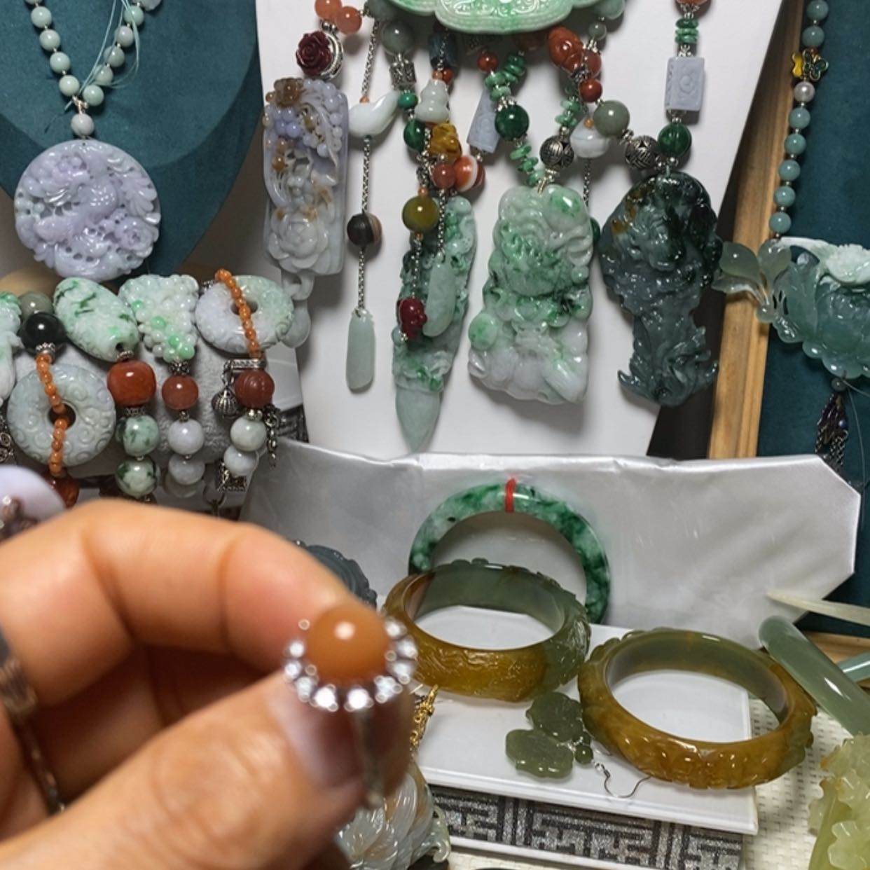 【闪购商品】翡翠吊坠(赠链)未镶嵌