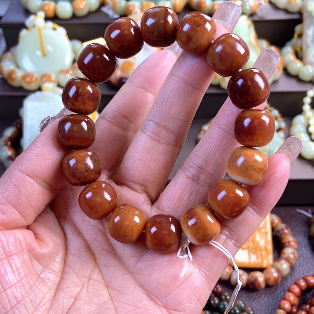 龙***下透闪石质玉未镶嵌手串