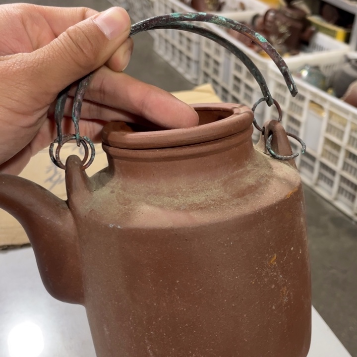 老厂紫砂壶一件。