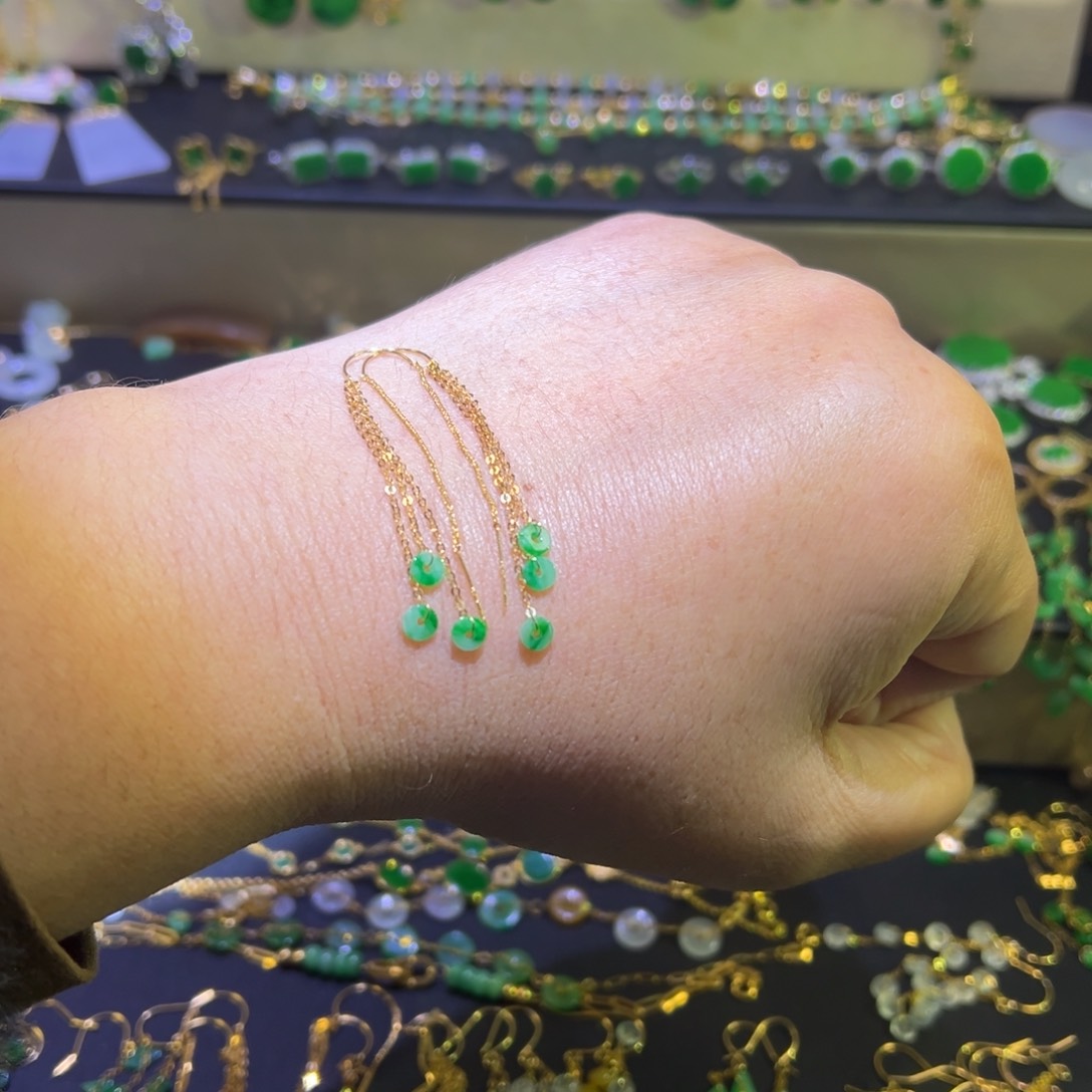 颈饰18K金镶嵌翡翠娜**财耳线