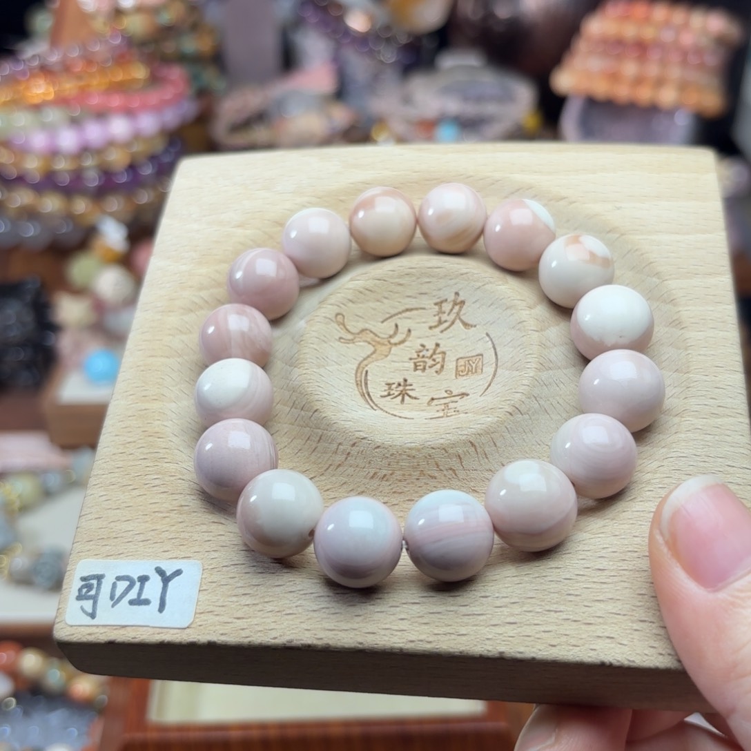 未镶嵌石英质玉珠宝半成品月*
