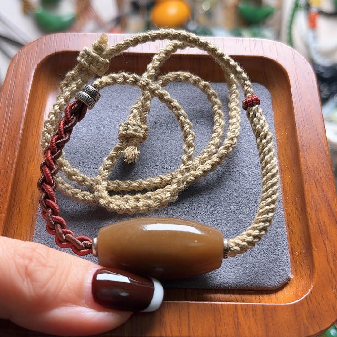 和田玉颈饰未镶嵌