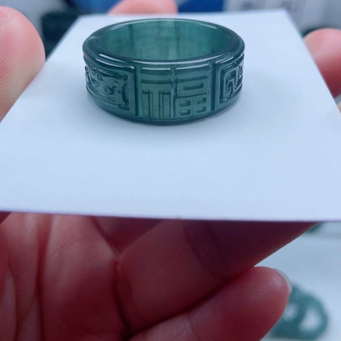 翡翠戒指未镶嵌翡翠