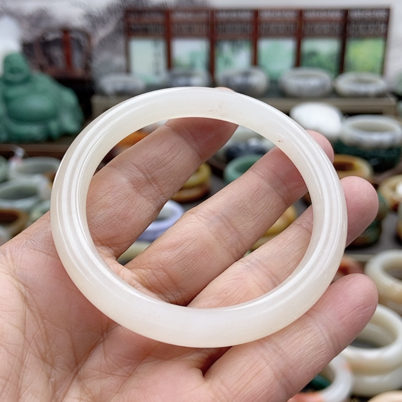 【闪购商品】石英质玉手镯54未镶嵌