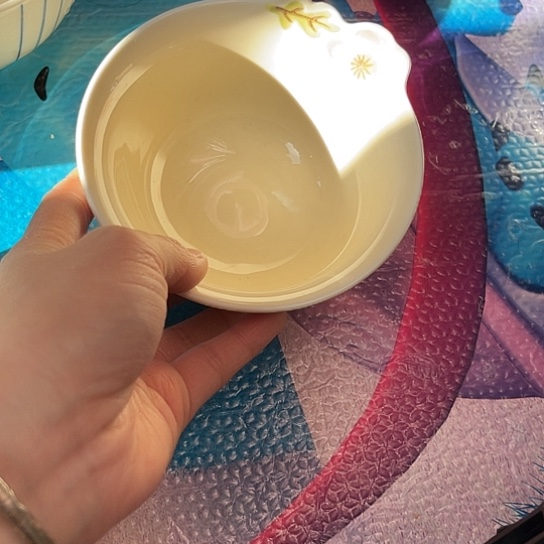 粉***拉瓷满25米包邮，默认微瑕