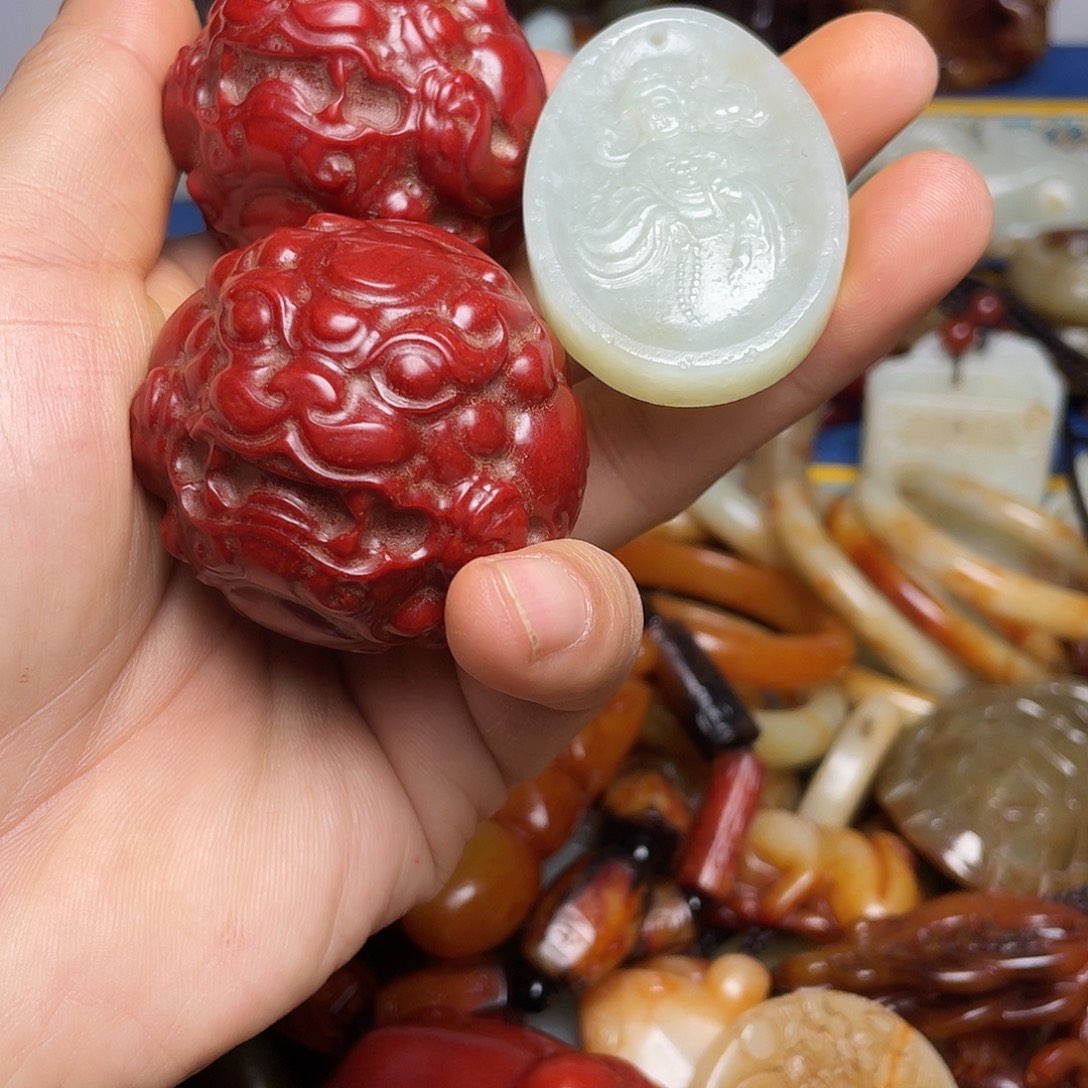 不***此和田玉未镶嵌挂件