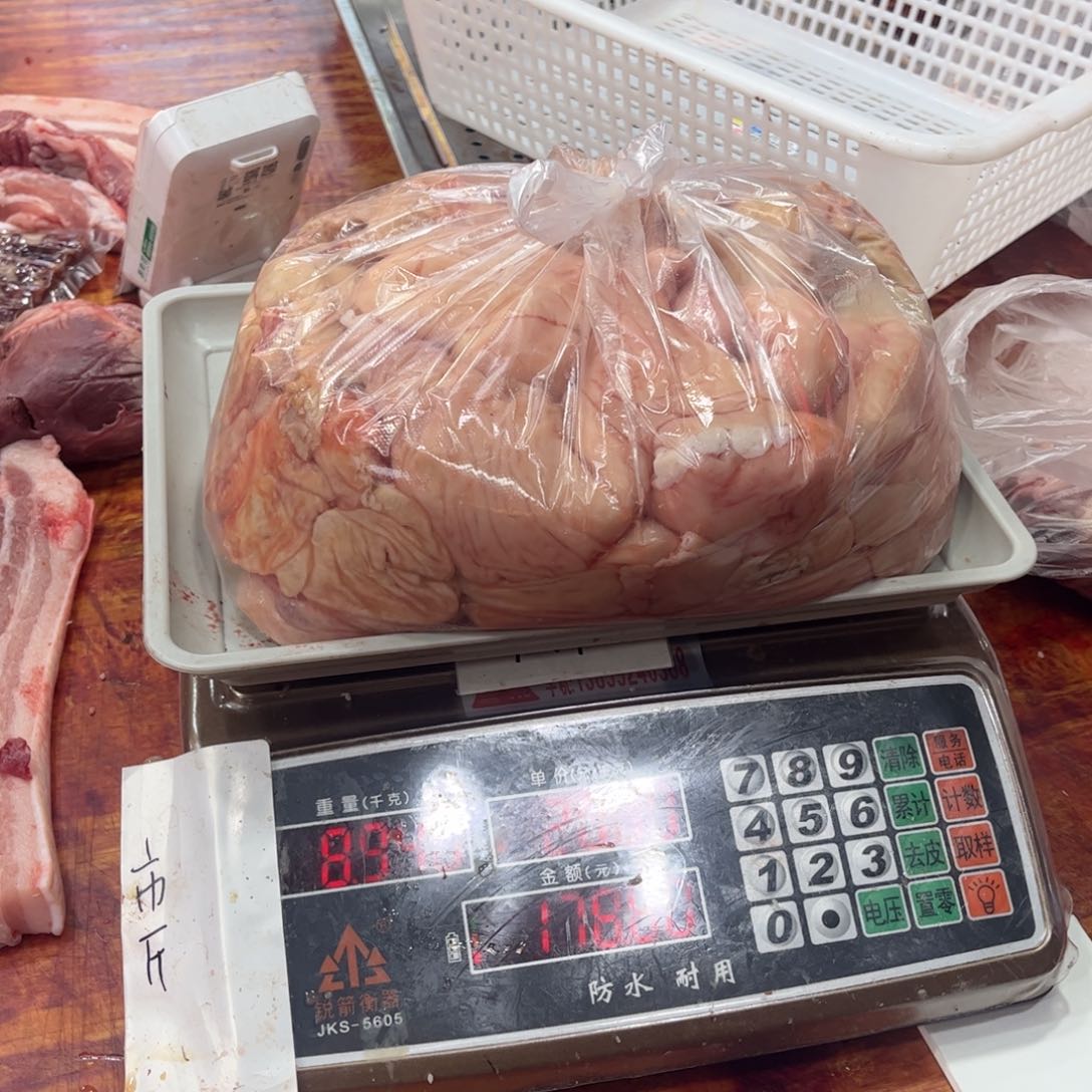 中国大陆60包装黑猪