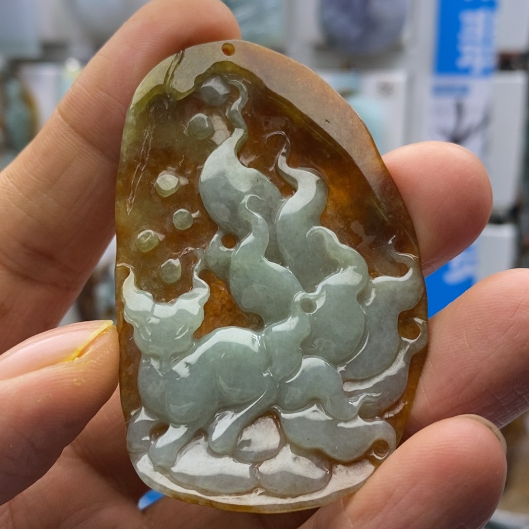 翡翠颈饰未镶嵌九尾