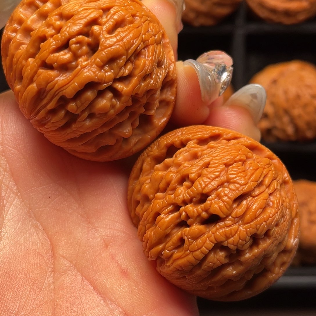 文玩核桃把件秦岭山脉核桃