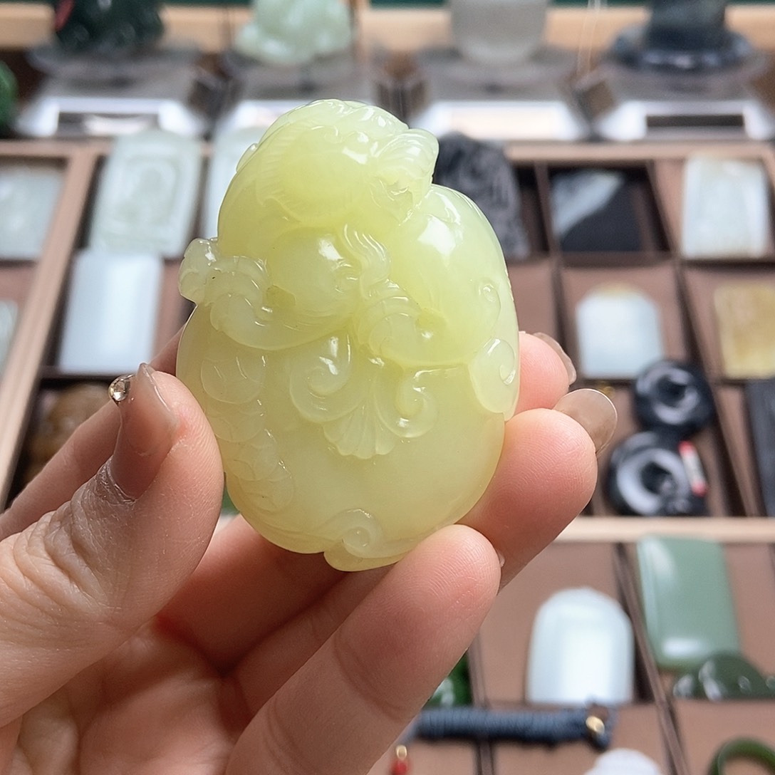 和田玉（糖玉）颈饰未镶嵌