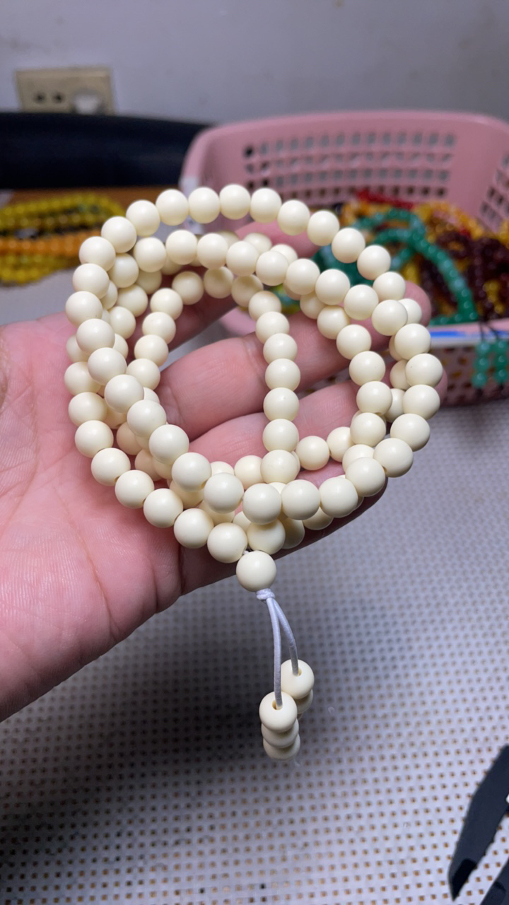 B353  8*108 白蜜手串