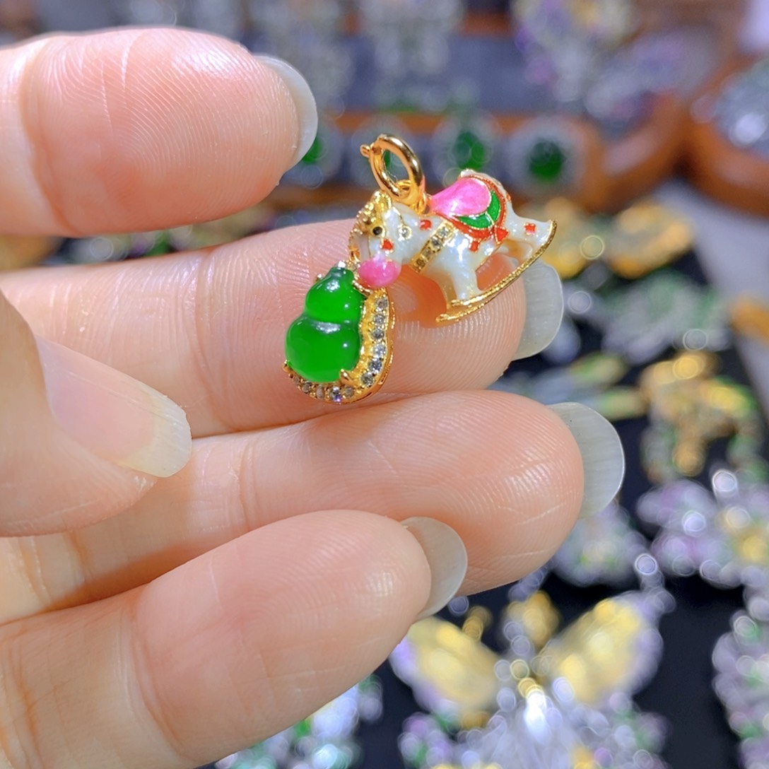 翡翠颈饰银S925镶嵌天然翡翠