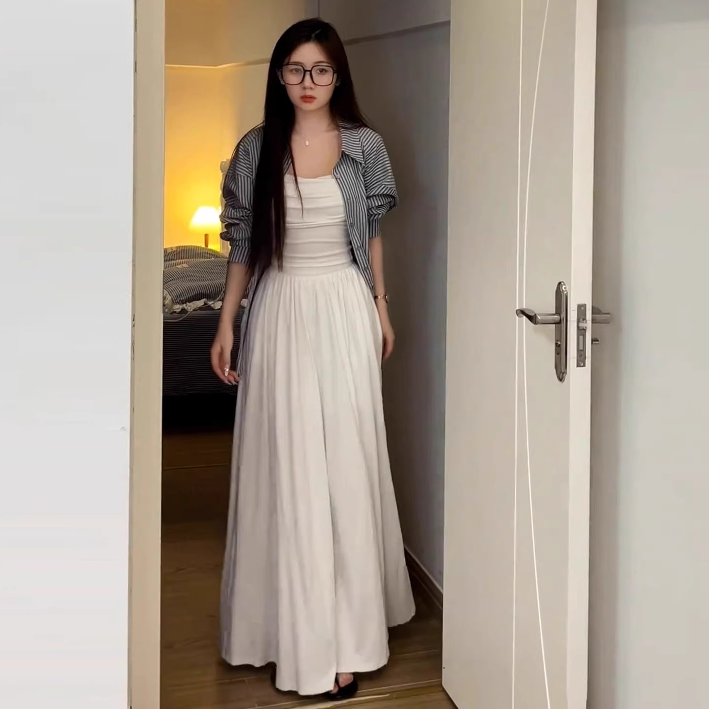 法式高级感白色吊带连衣裙子女夏季2025新款早秋韩系穿搭套装长裙