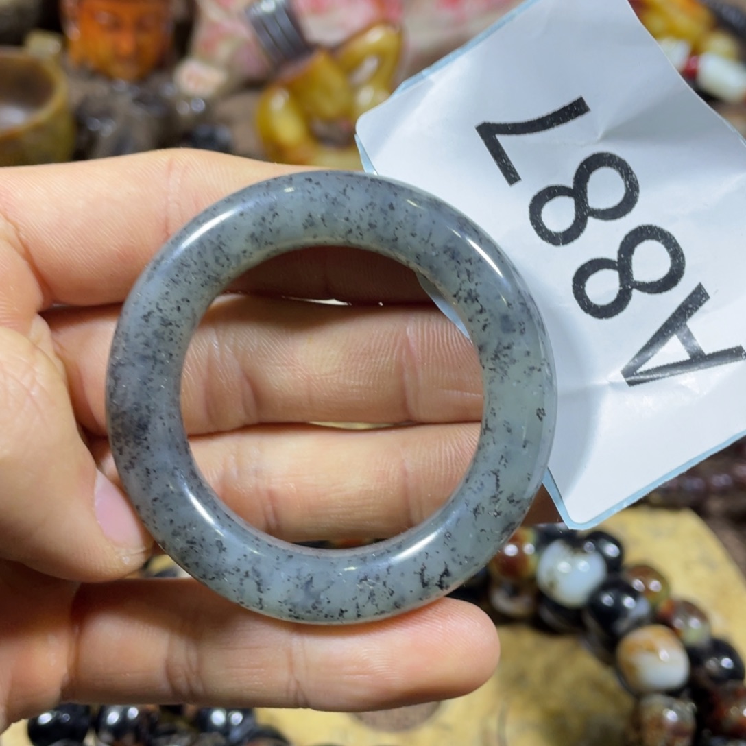 和田玉吊坠(不含链)9K金镶嵌