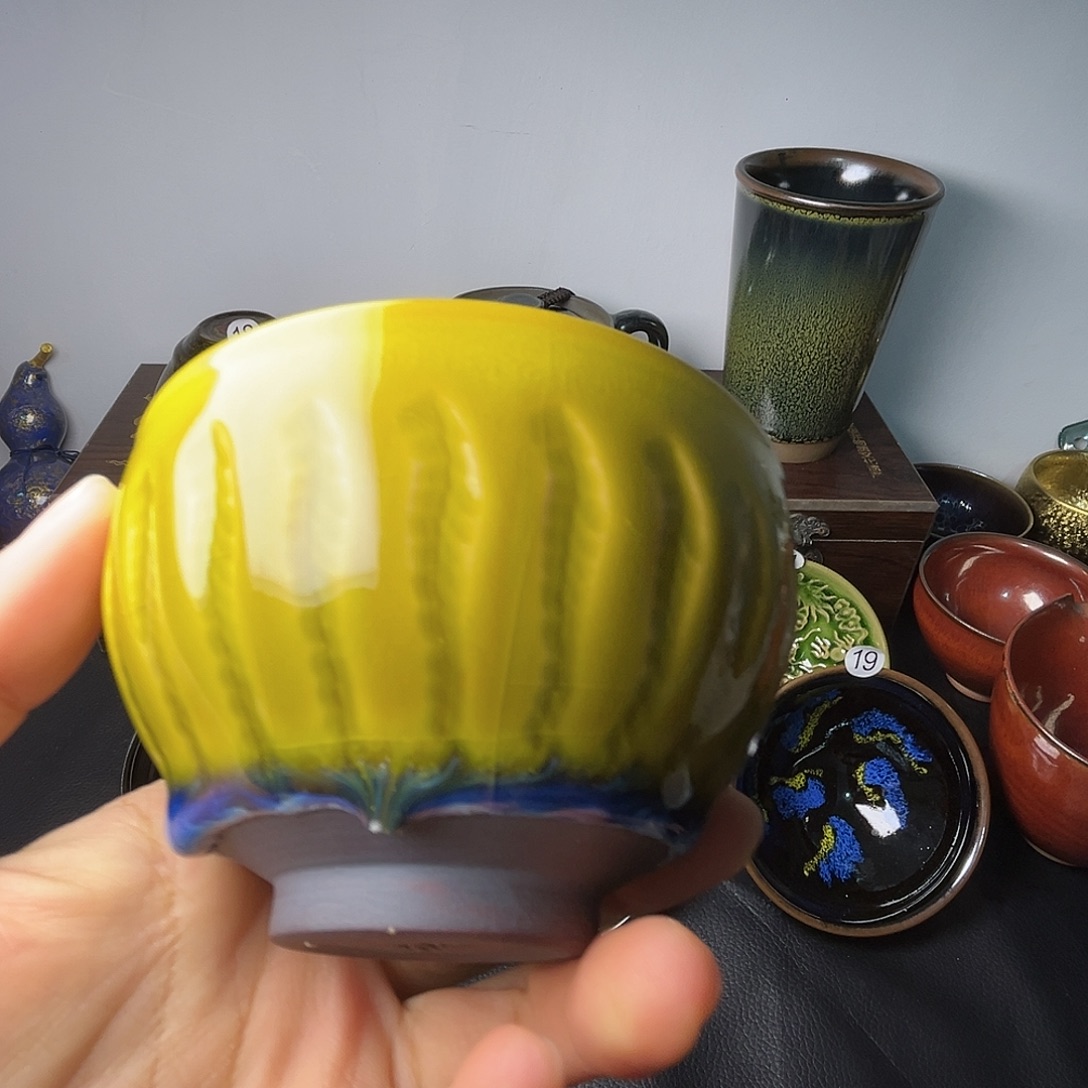 茶盏在你身边是不够