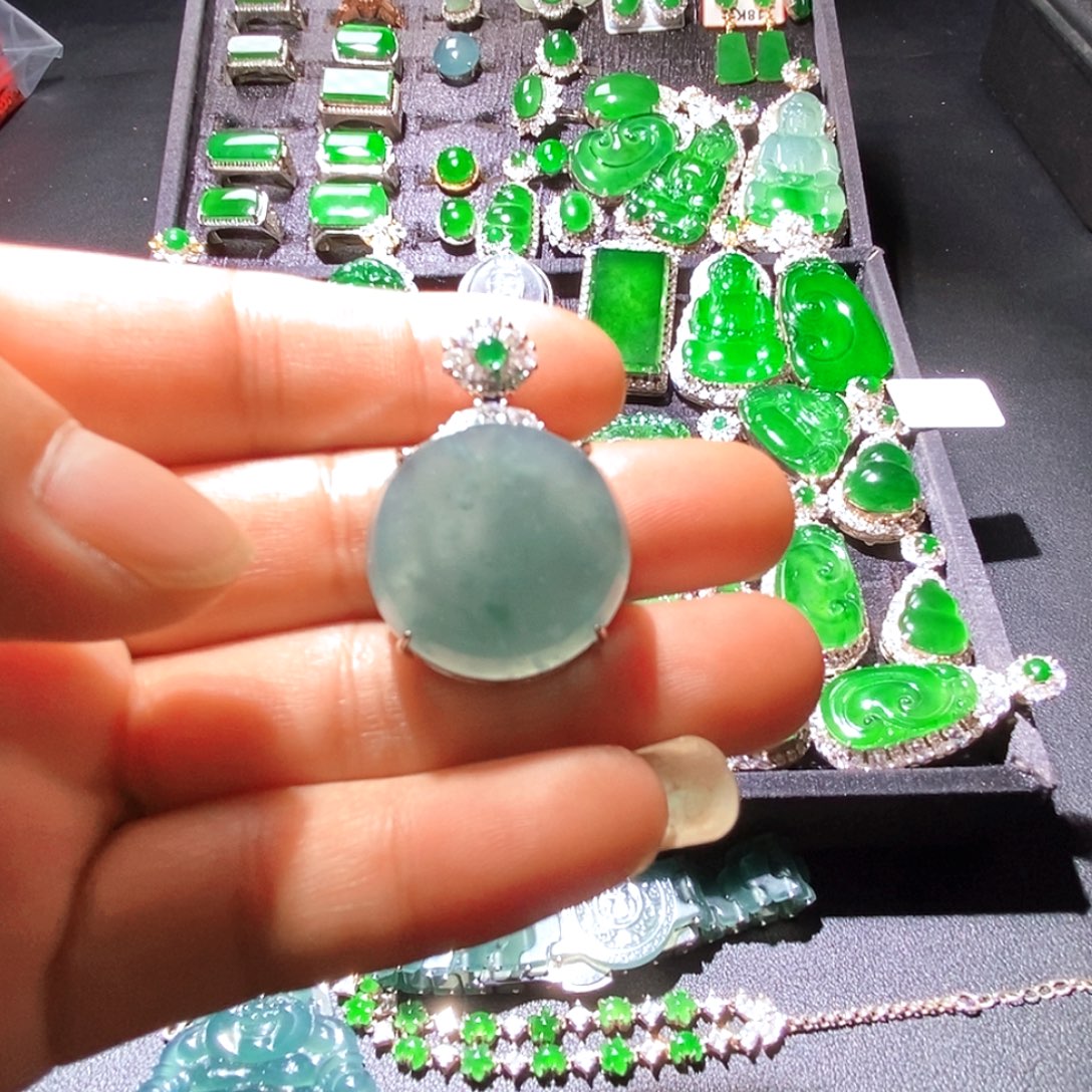 翡翠未镶嵌吊坠(赠链)A货翡翠4