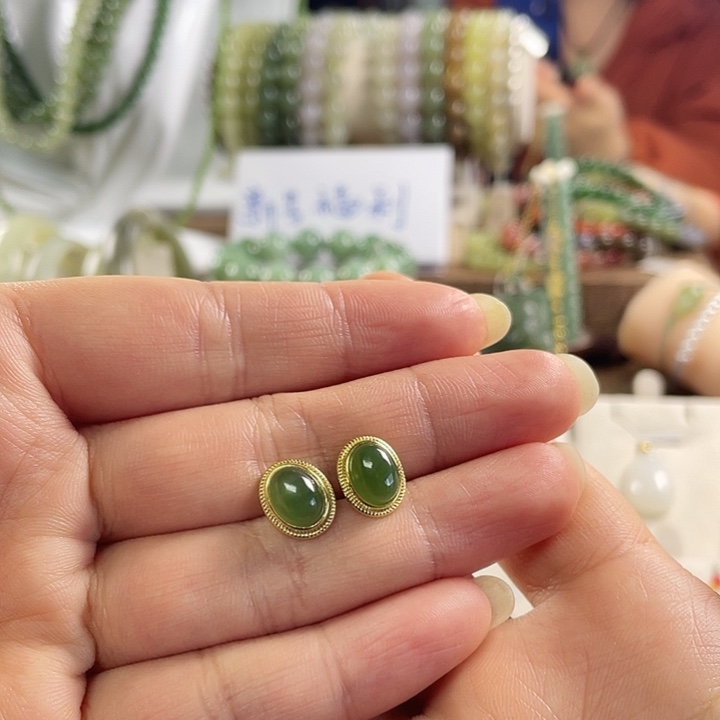 和田玉未镶嵌耳饰