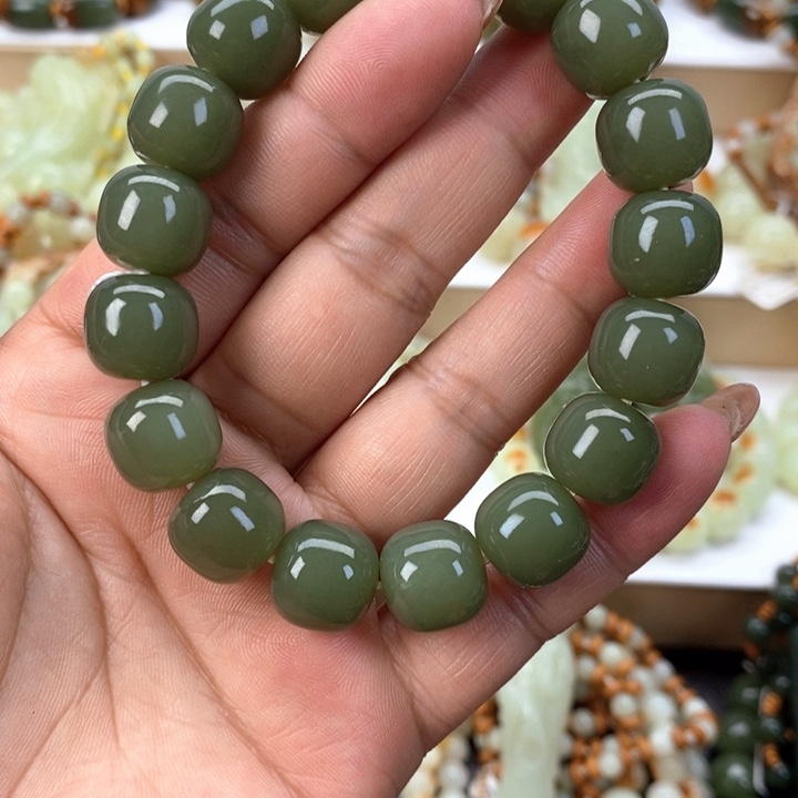 【闪购商品】透闪石质玉手串未镶嵌