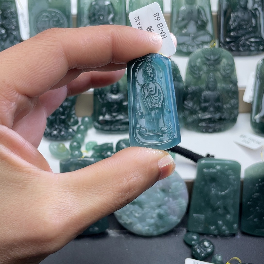 翡翠未镶嵌颈饰尺寸44-22-5.7mm