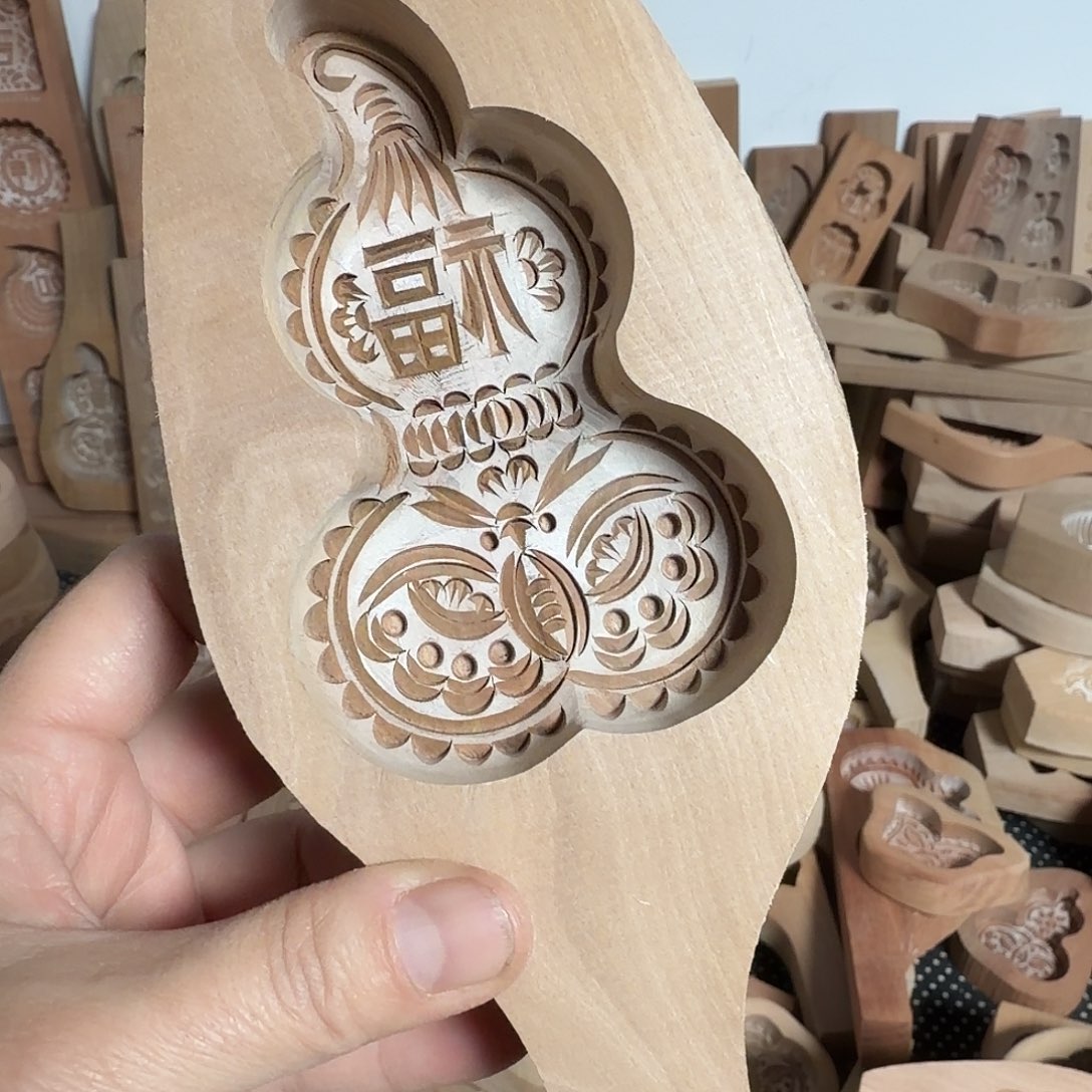 瞳***笑梨木精雕凹底福葫芦