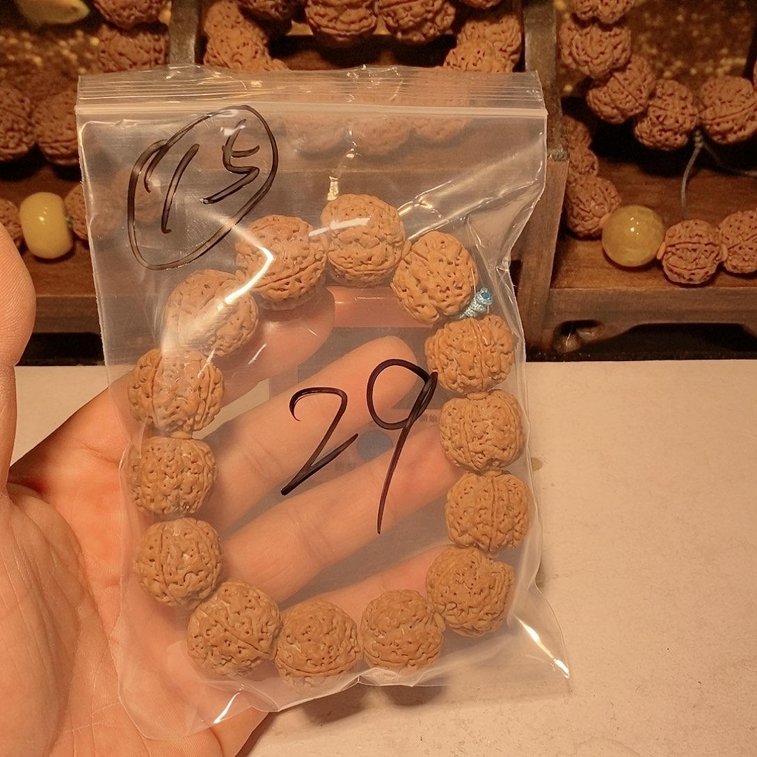 金刚菩提手串齐***?15。           