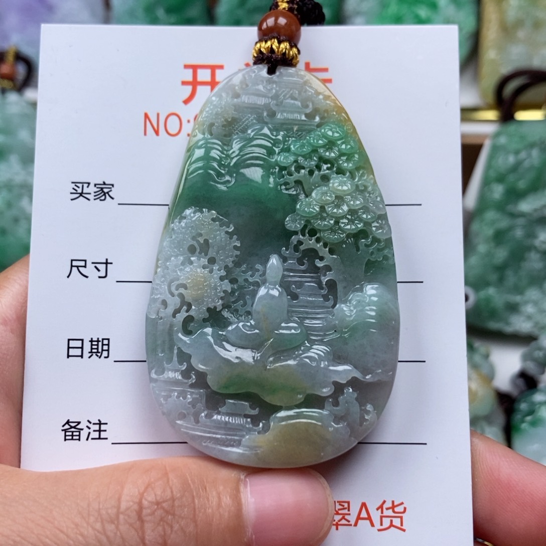 翡翠未镶嵌颈饰吊坠