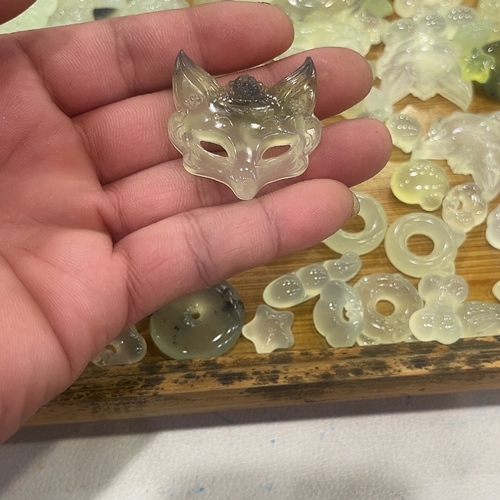 蛇纹石玉合金颈饰玉石吊坠玉石吊坠