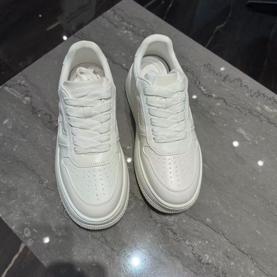 【久久】“皮鞋尺码”简约干净百搭休闲鞋 G63