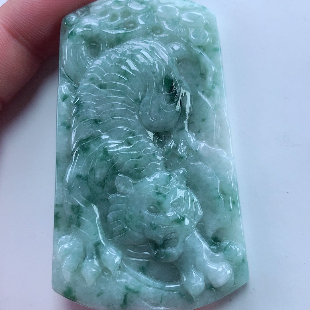 翡翠颈饰未镶嵌翡翠吊坠