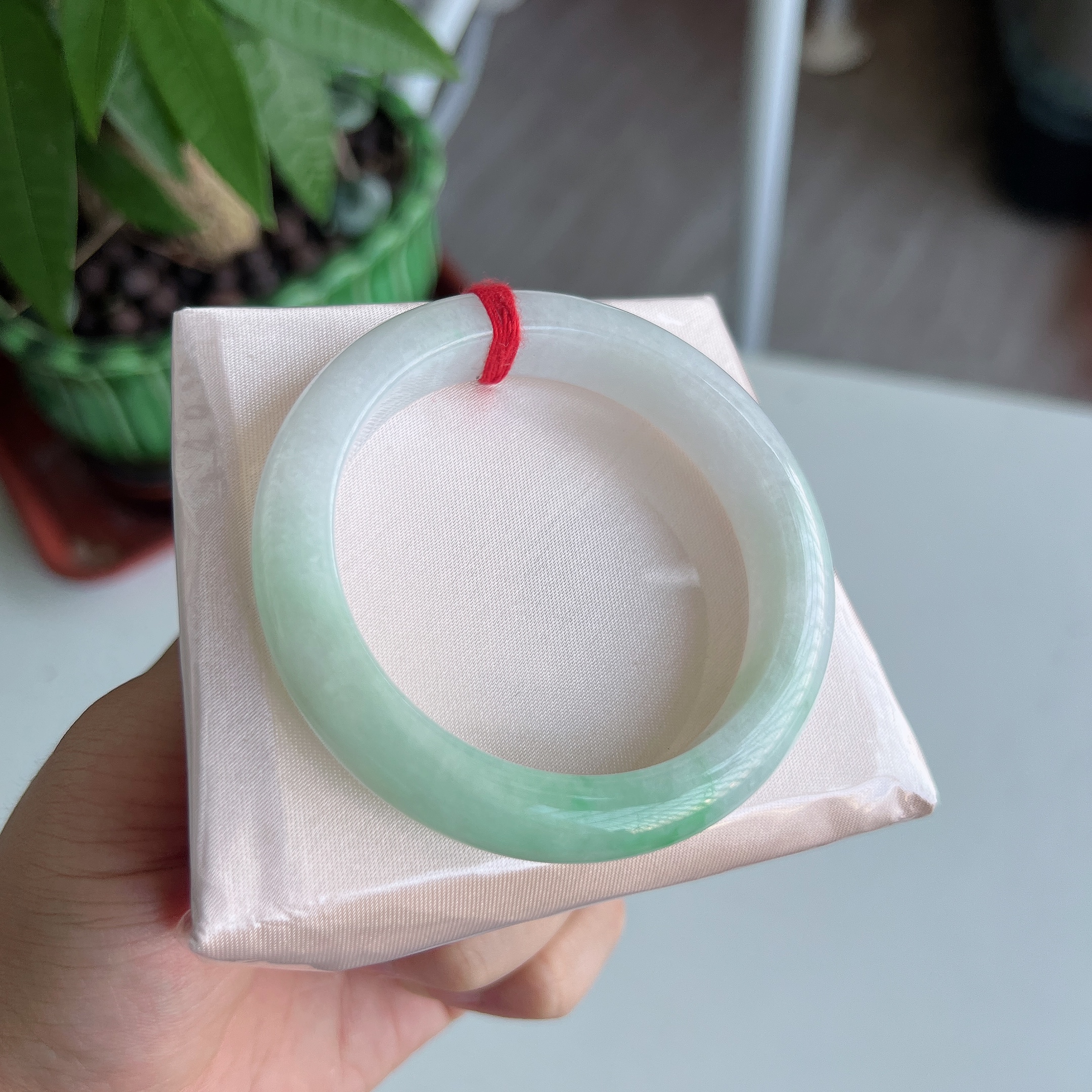 【手机实拍0色差】缅甸翡翠A货老坑冰糯种飘绿56正圈手镯绿色时尚女