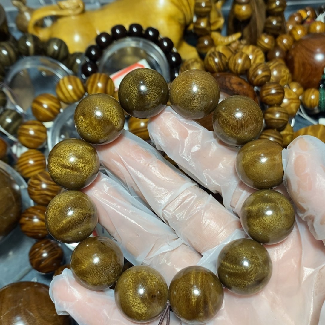 金丝楠木雕工艺品20