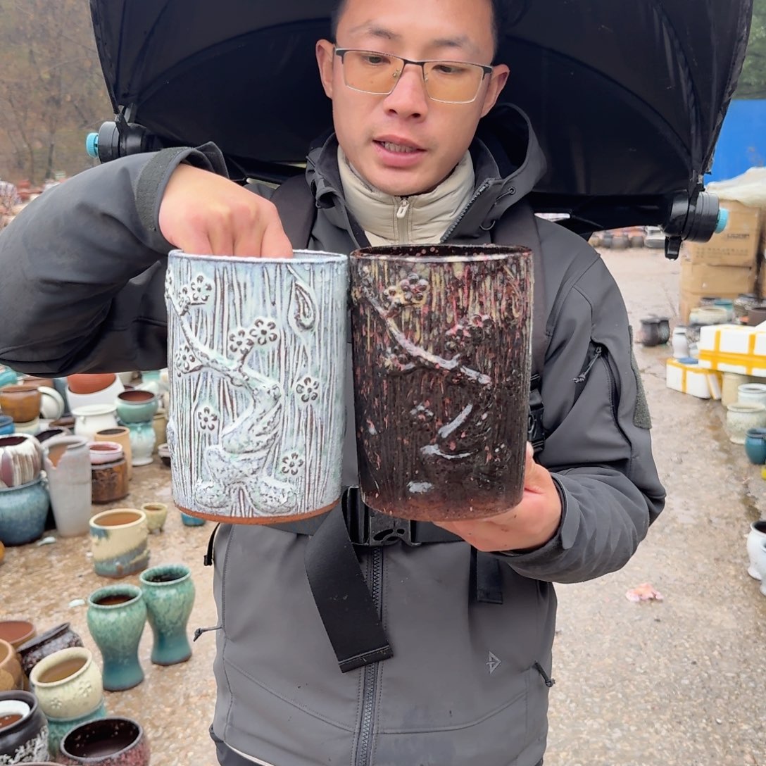 紫砂花盆口13高19（树桩一个红色一个白彩