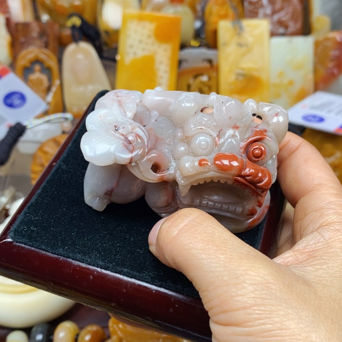 石英质玉颈饰未镶嵌