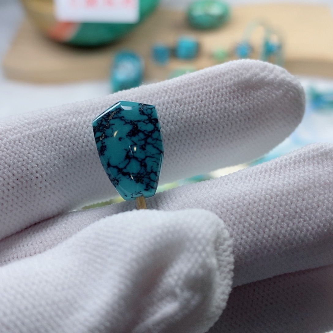 绿松石颈饰未镶嵌