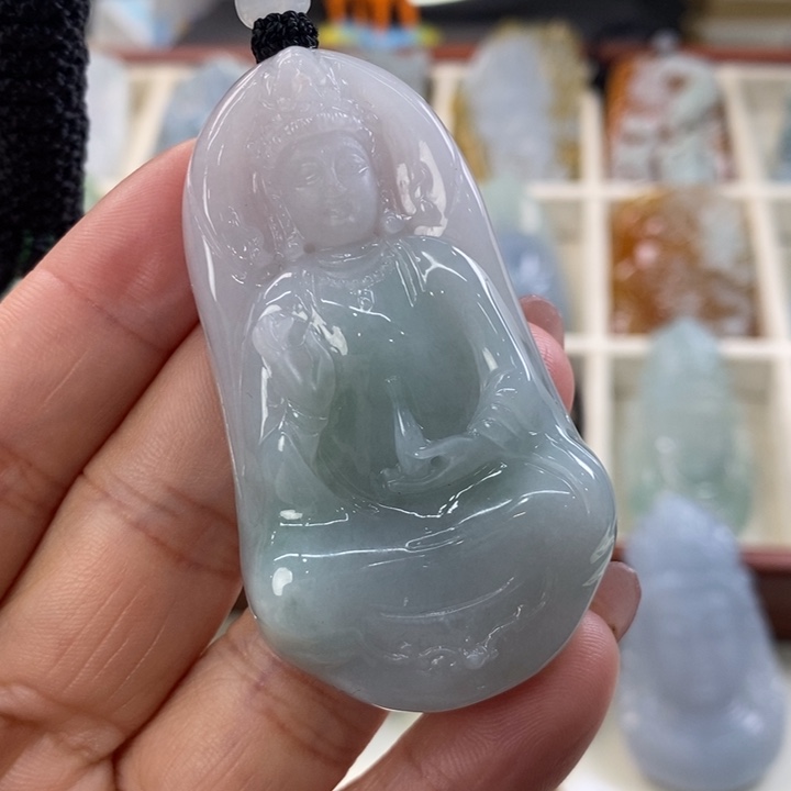 翡翠颈饰未镶嵌?****翡翠