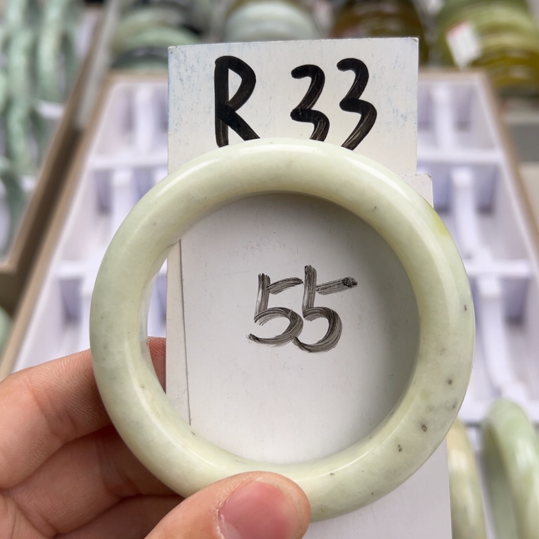 岫玉手镯未镶嵌天然岫玉微瑕